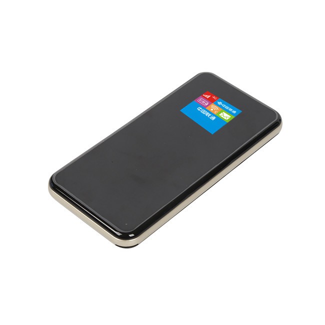 LCD 디스플레이 화면 및 전원 은행 라우터